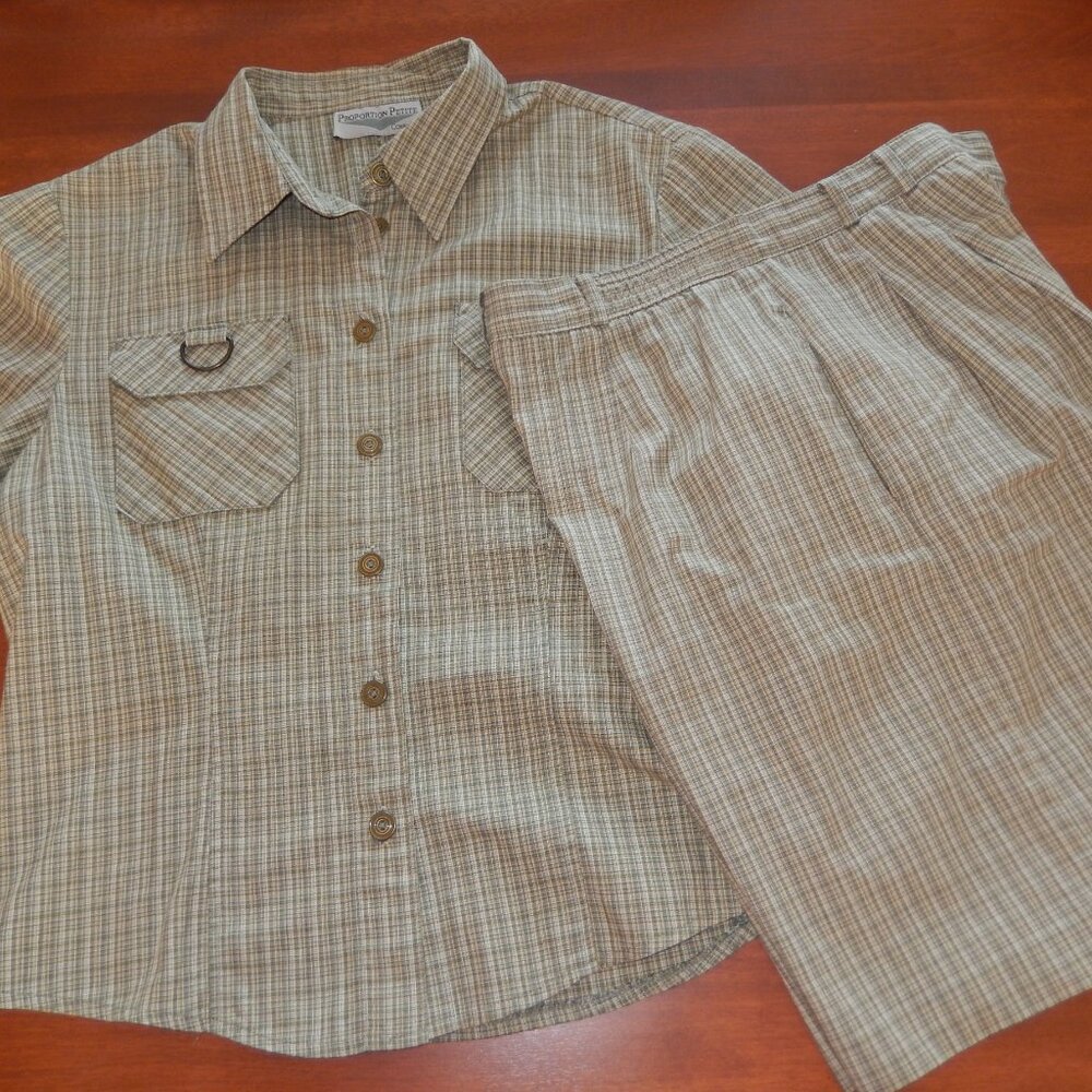 Blouse and shorts - Picture 5 of 5